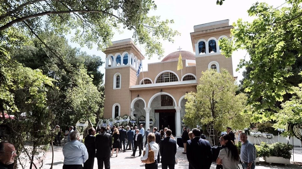 Τελευταίο αντίο αυτή την ώρα στον Θεόδωρο Βασιλάκη